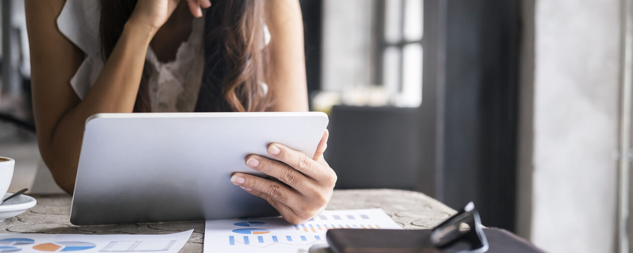 Hire or Outsource: CFO’s Guide to Calculating Sales Expense